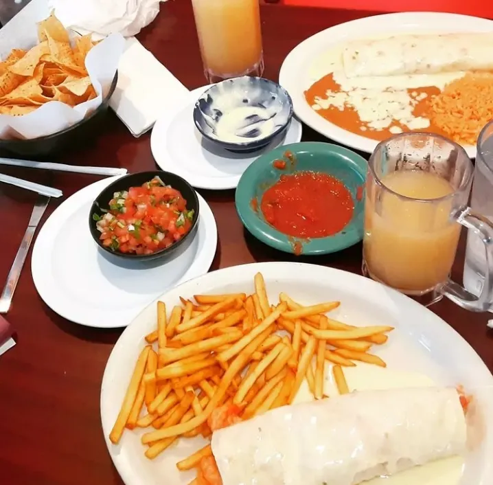 Salsa Chips Queso